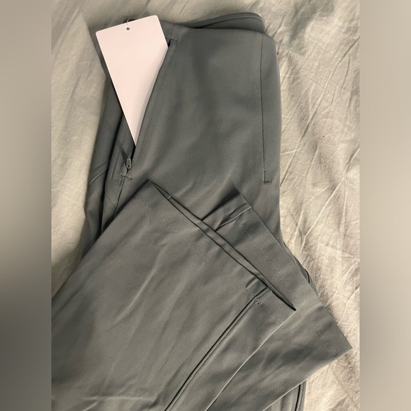 LULULEMON Smooth Fit Pull-On High-Rise Pant
Regular NEW Size 2 in Dark Forest - Picture 9 of 9